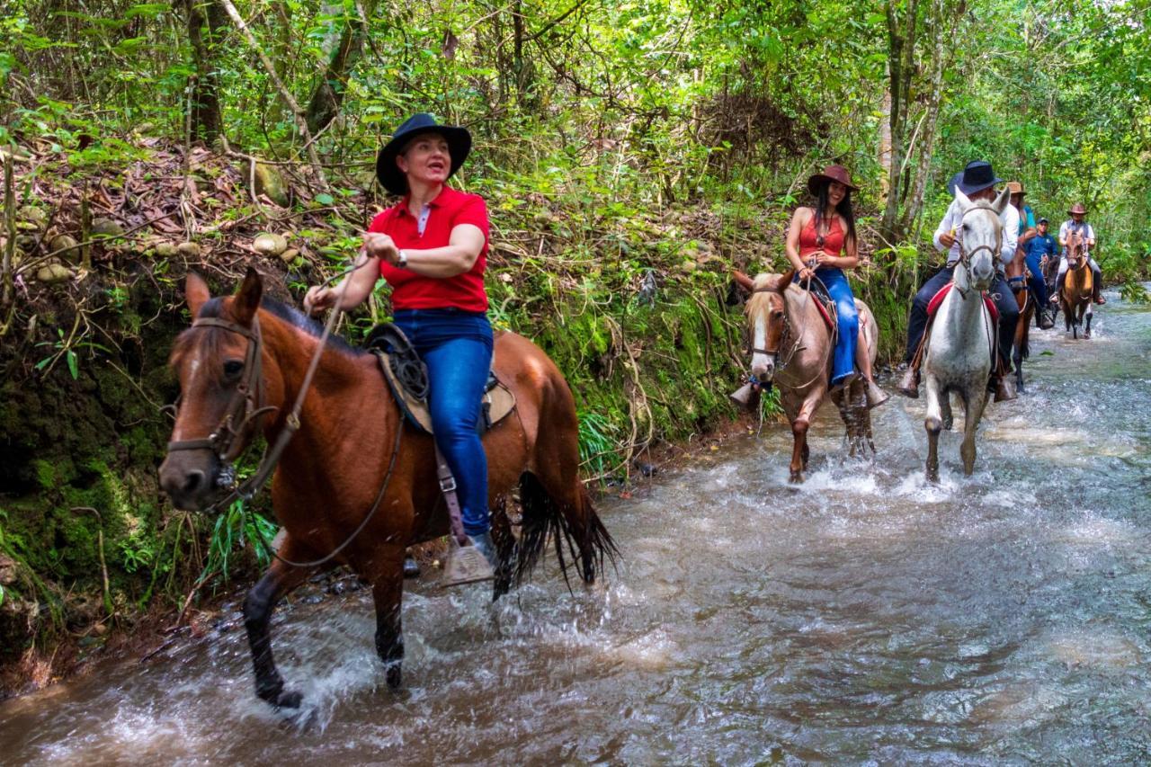 Hotel Campestre La Potra Apiay Ngoại thất bức ảnh