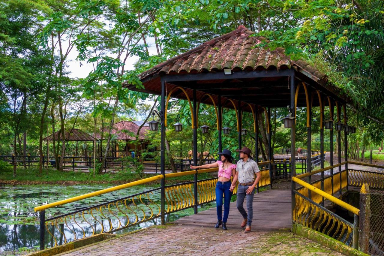 Hotel Campestre La Potra Apiay Ngoại thất bức ảnh