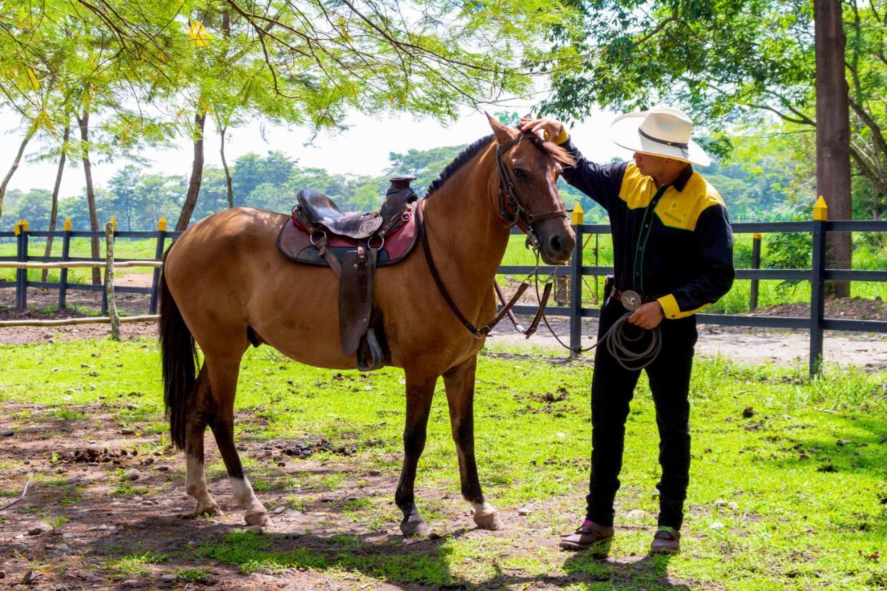 Hotel Campestre La Potra Apiay Ngoại thất bức ảnh