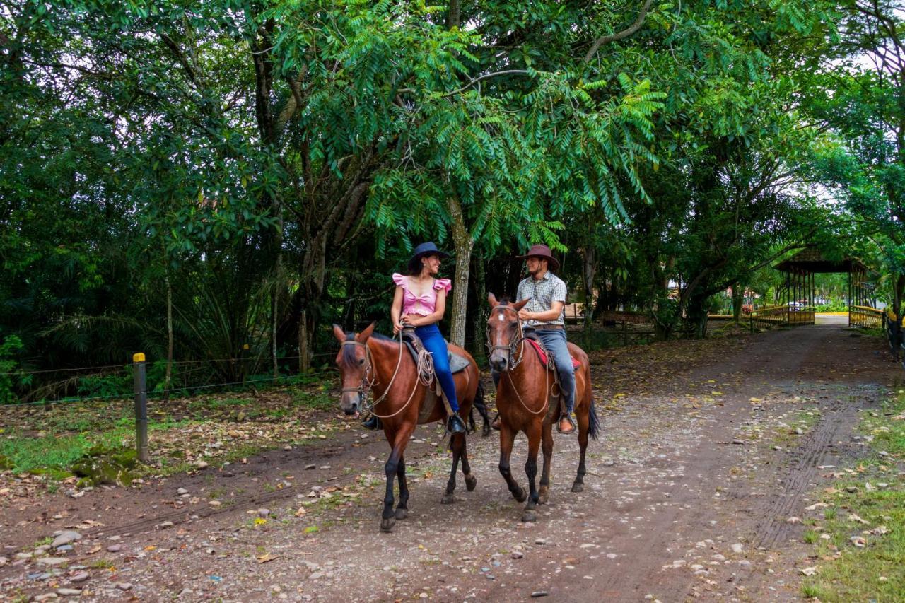 Hotel Campestre La Potra Apiay Ngoại thất bức ảnh