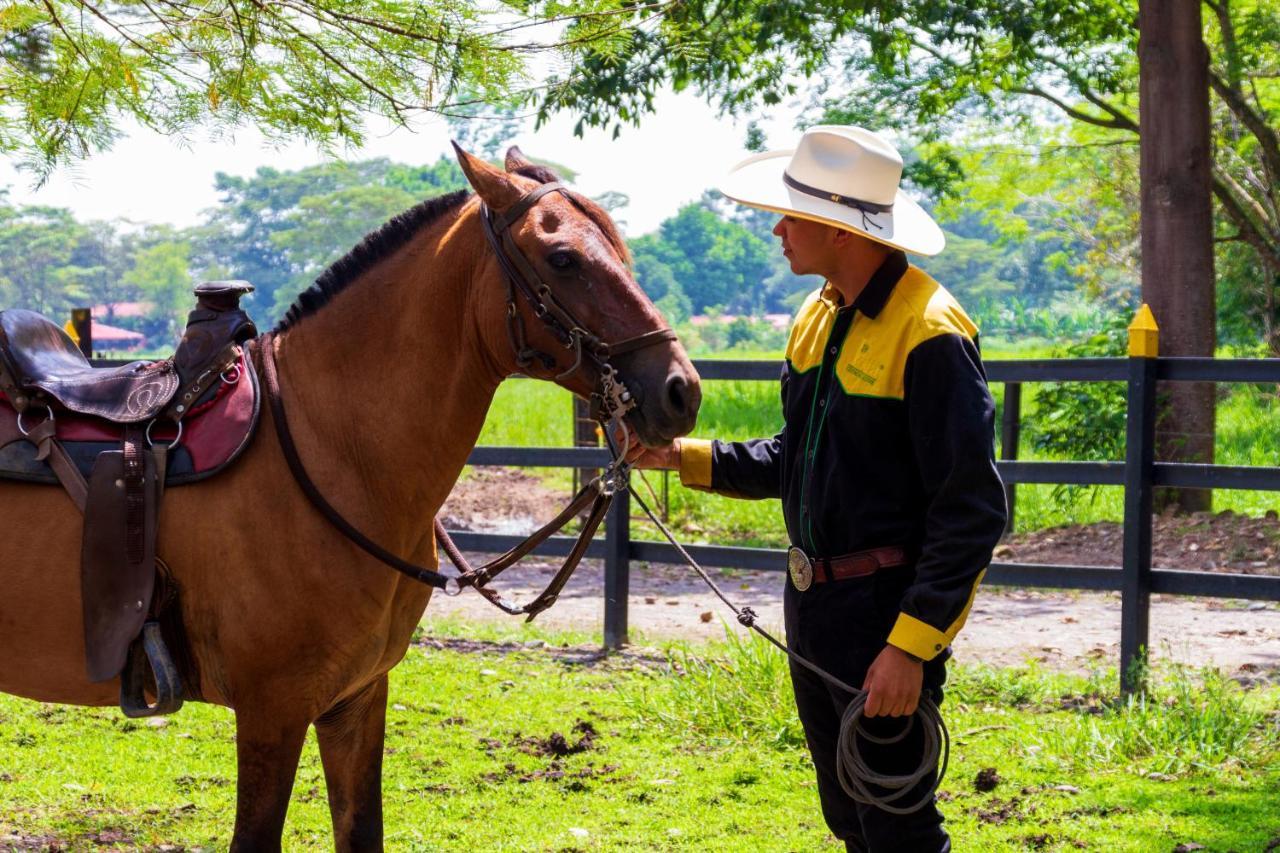 Hotel Campestre La Potra Apiay Ngoại thất bức ảnh