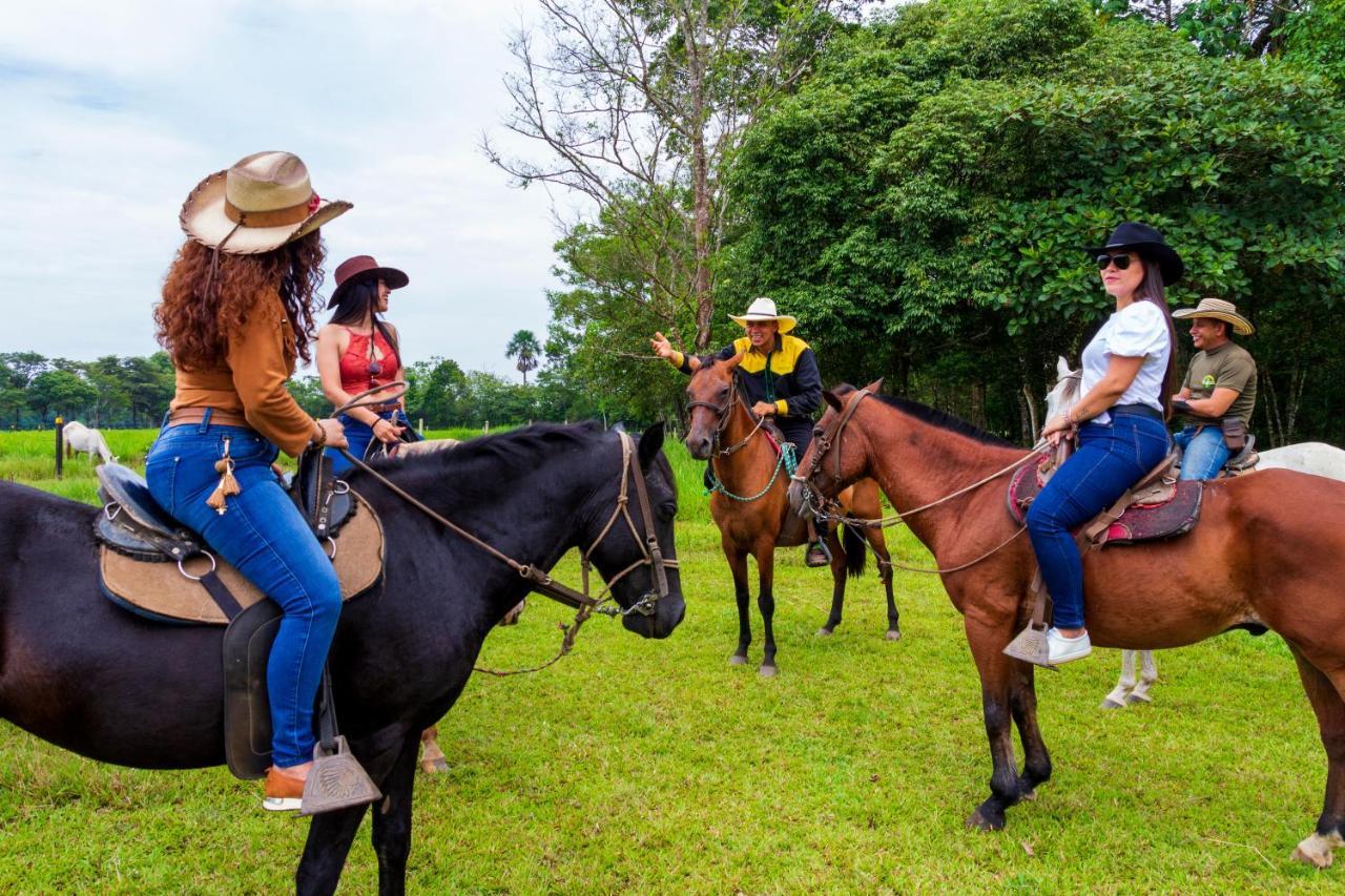 Hotel Campestre La Potra Apiay Ngoại thất bức ảnh